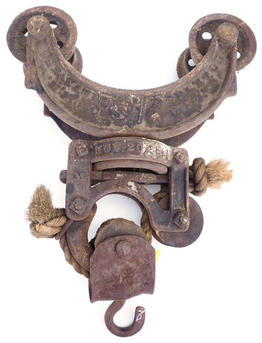 Eagle Appleton Wisc. cast iron hay car with CDP (1 of 4)