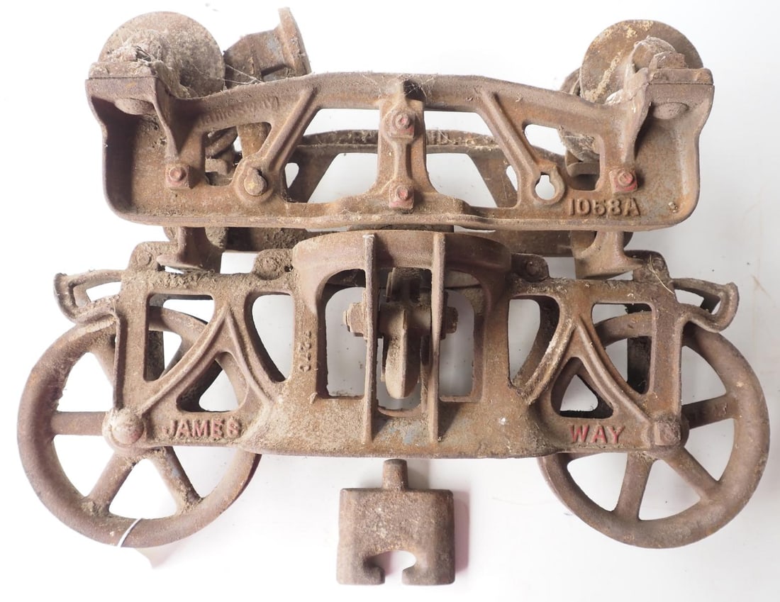 Jamesway cast iron hay car (1 of 3)
