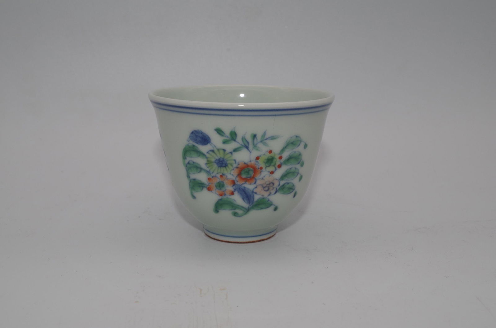 A PAIR OF DOUCAI GLAZE PORCELAIN CUPS (1 of 4)