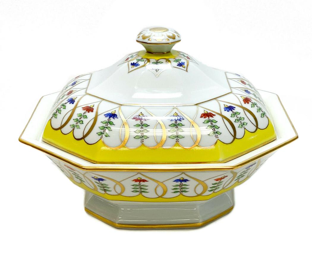Tiffany Private Stock Le TallecTureen Coeurs Fleuris: Tiffany & Co. Private Stock Le Tallec covered tureen in Coeurs Fleuris pattern. Hand painted red and blue roses to the the rim with a yellow ground. Tiffany & Co. Private stock marks to the underside.