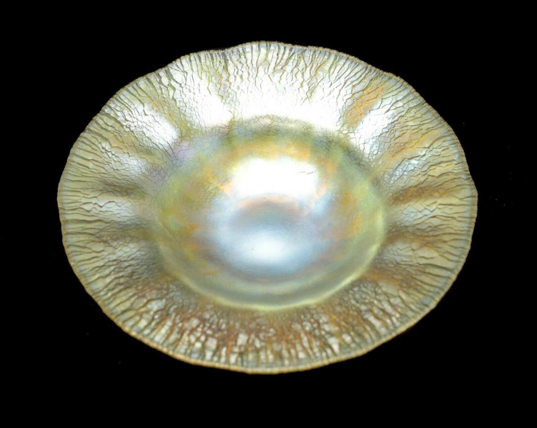 LCT Tiffany Favrile Gold Art Glass Fruit Bowl (1 of 4)