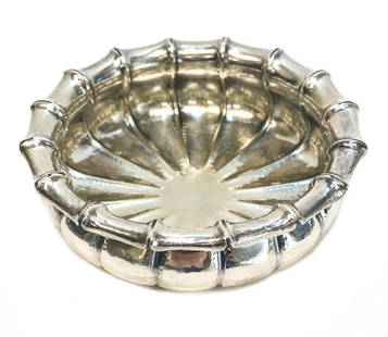 Buccellati Sterling Silver Hand Hammered Lobed Bowl: Pradella Ilario for Mario Buccellati Italian sterling silver bowl, circa 1960. Hand hammered throughout with 16 rolled petal lobes. Mario Buccellati sterling silver marks to the underside. Weight Appr