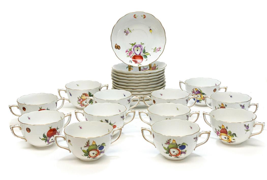 12 Herend Hungary Porcelain Bouillon Bowls Underplates (1 of 5)