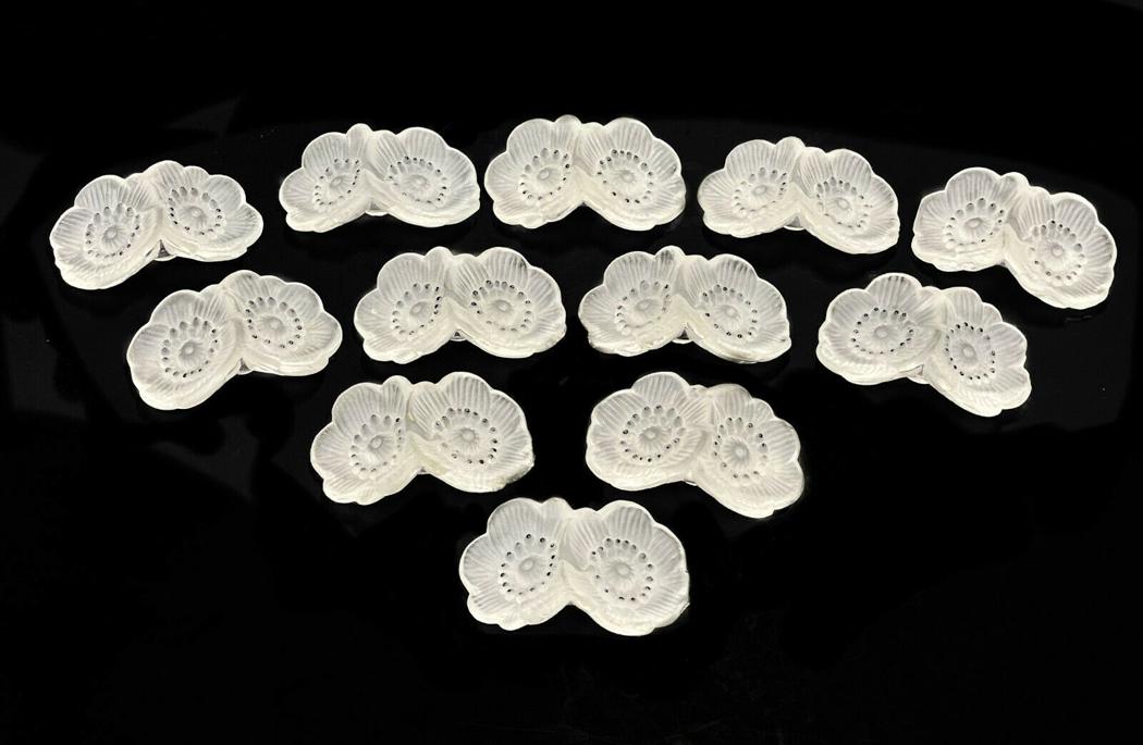 12 Lalique Frosted Double Anemone Place Card Holders (1 of 5)
