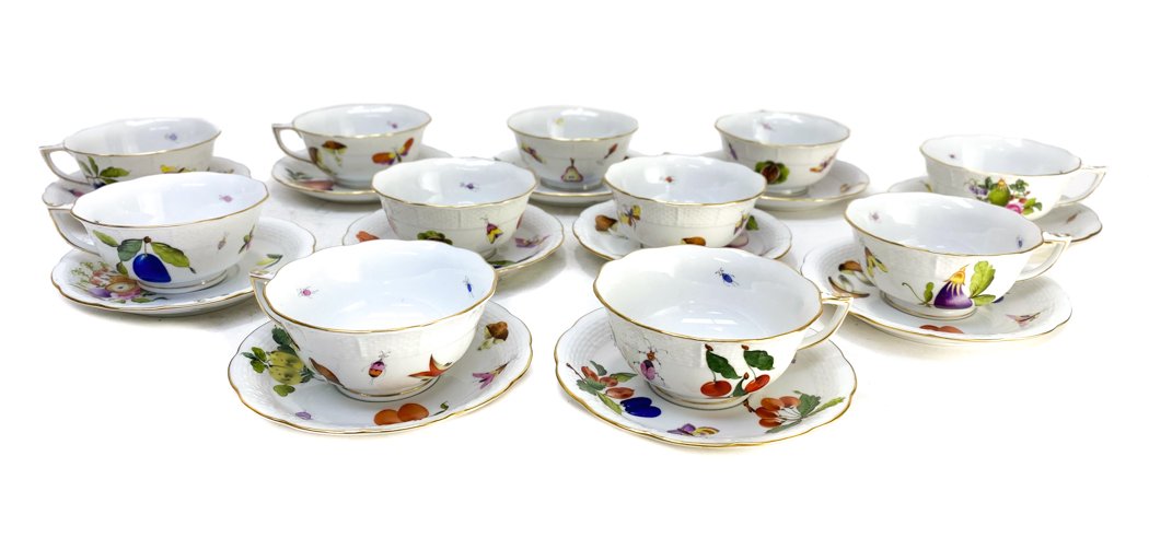 12 Herend Hungary Hand Painted Cup & Saucers #734 (1 of 4)