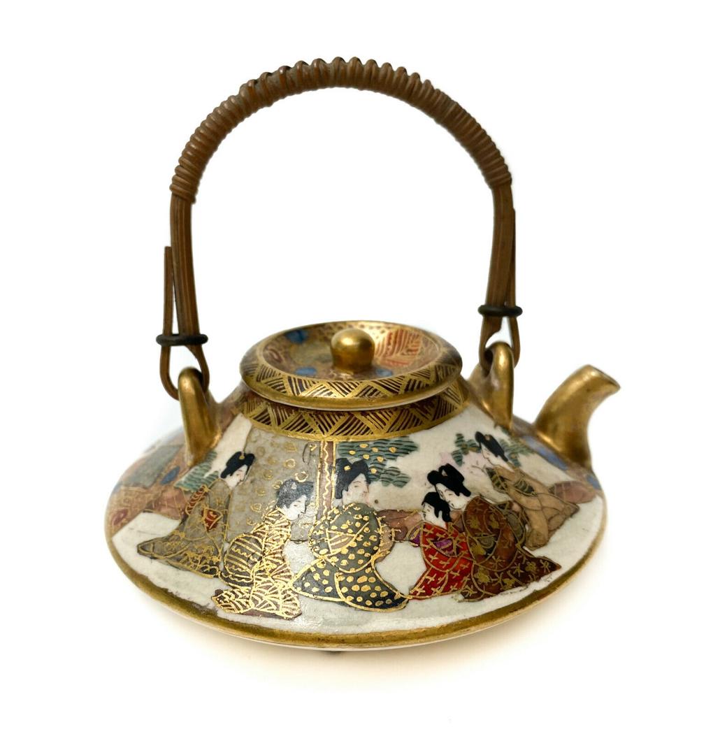 Japanese Satsuma Porcelain Miniature Teapot (1 of 8)