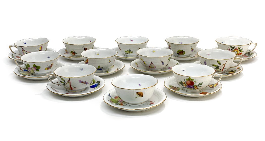 12 Herend Hungary Hand Painted Cup & Saucers #734 (1 of 5)