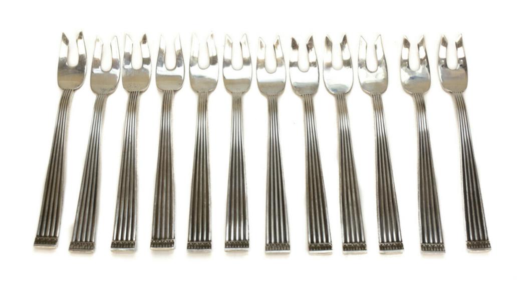 12 Buccellati  Sterling Fish Forks in Rigato (1 of 2)