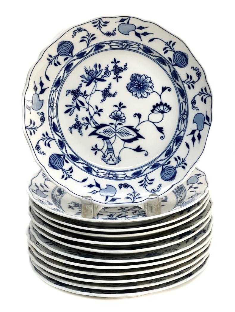 12 Meissen Germany Dinner Plates in Blue Onion (1 of 5)