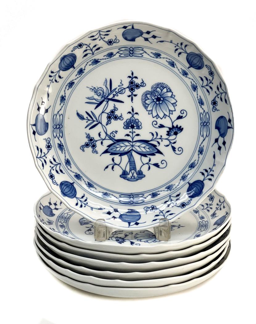 7 Meissen Germany Chargers in Blue Onion (1 of 5)