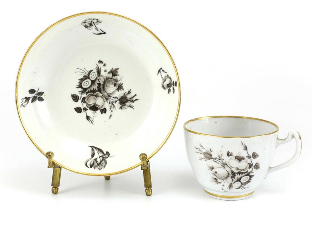Chinese Export Porcelain Cup & Saucer c1790 (1 of 4)