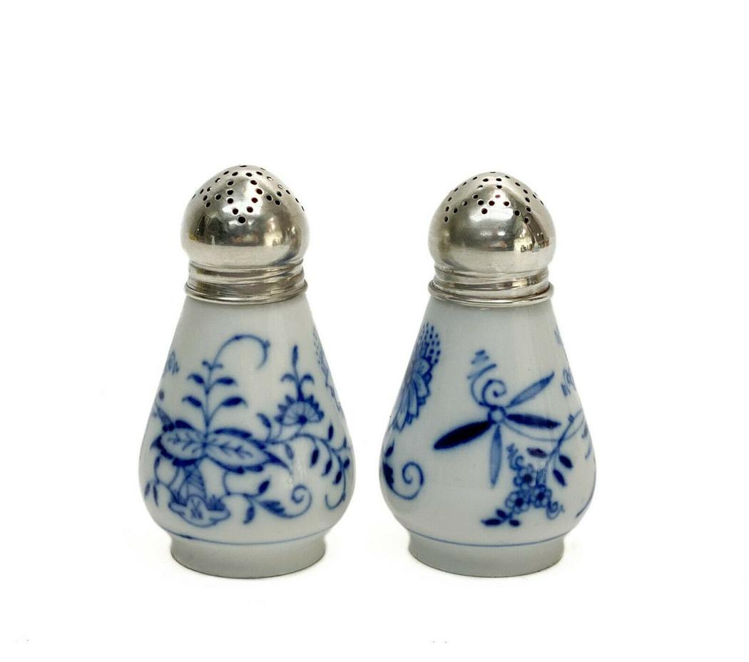 Pair Meissen Blue Onion Porcelain Salt & Pepper Shakers (1 of 6)