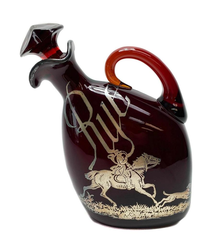 Cranberry Red Rye Whiskey Decanter Decoration (1 of 8)