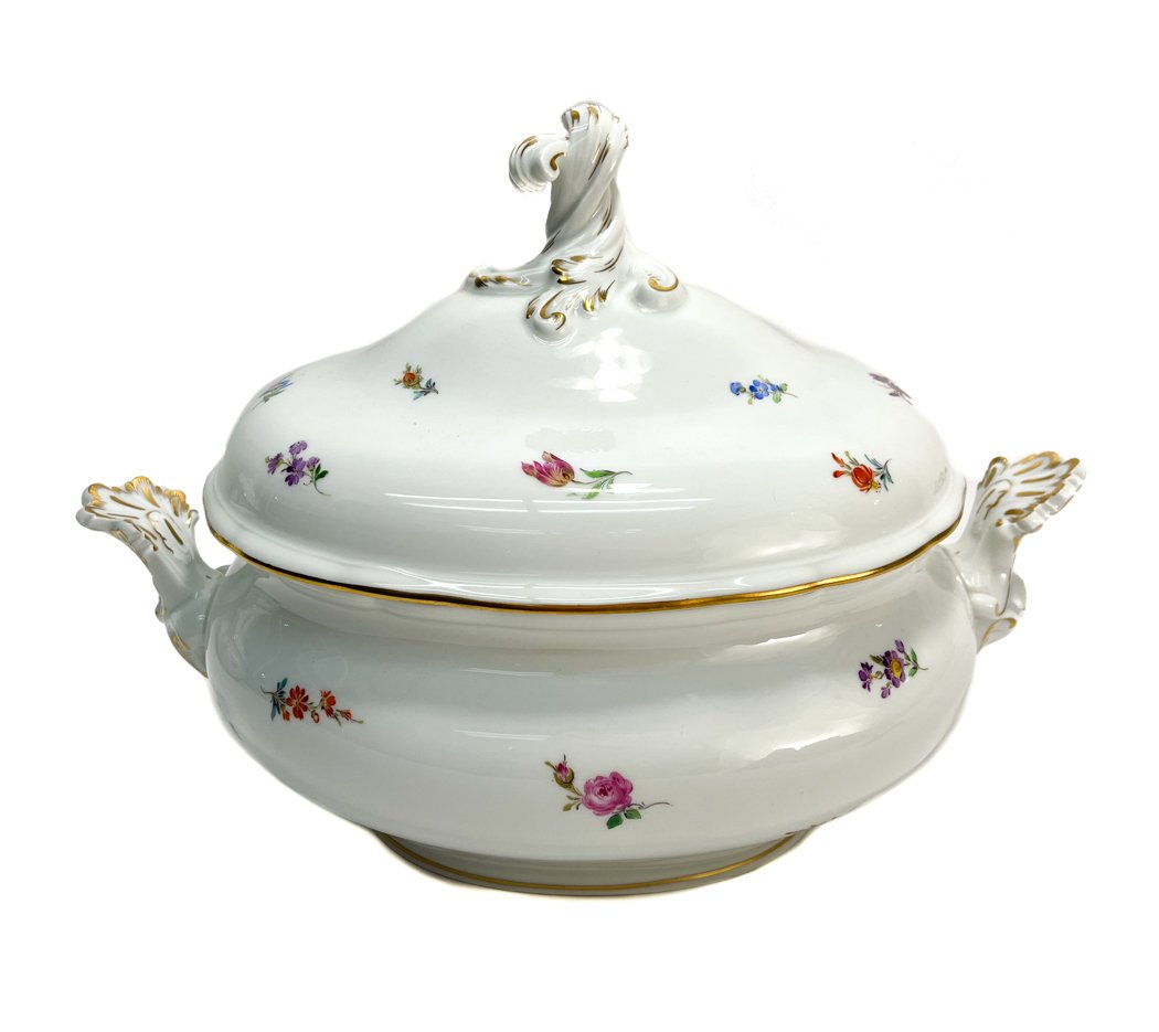 Meissen Germany Porcelain Tureen: Meissen Germany porcelain tureen Various hand painted scattered florals. Meissen marks to the underside. Weight Approx., 5 lbs Measures Approx., Tureen: 13.5 inches x 8 inches x 10 inches