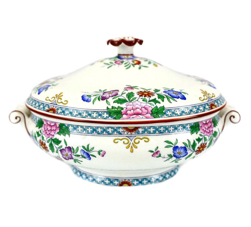 Wedgwood Porcelain Round Lidded Serving Dish #W284 (1 of 4)