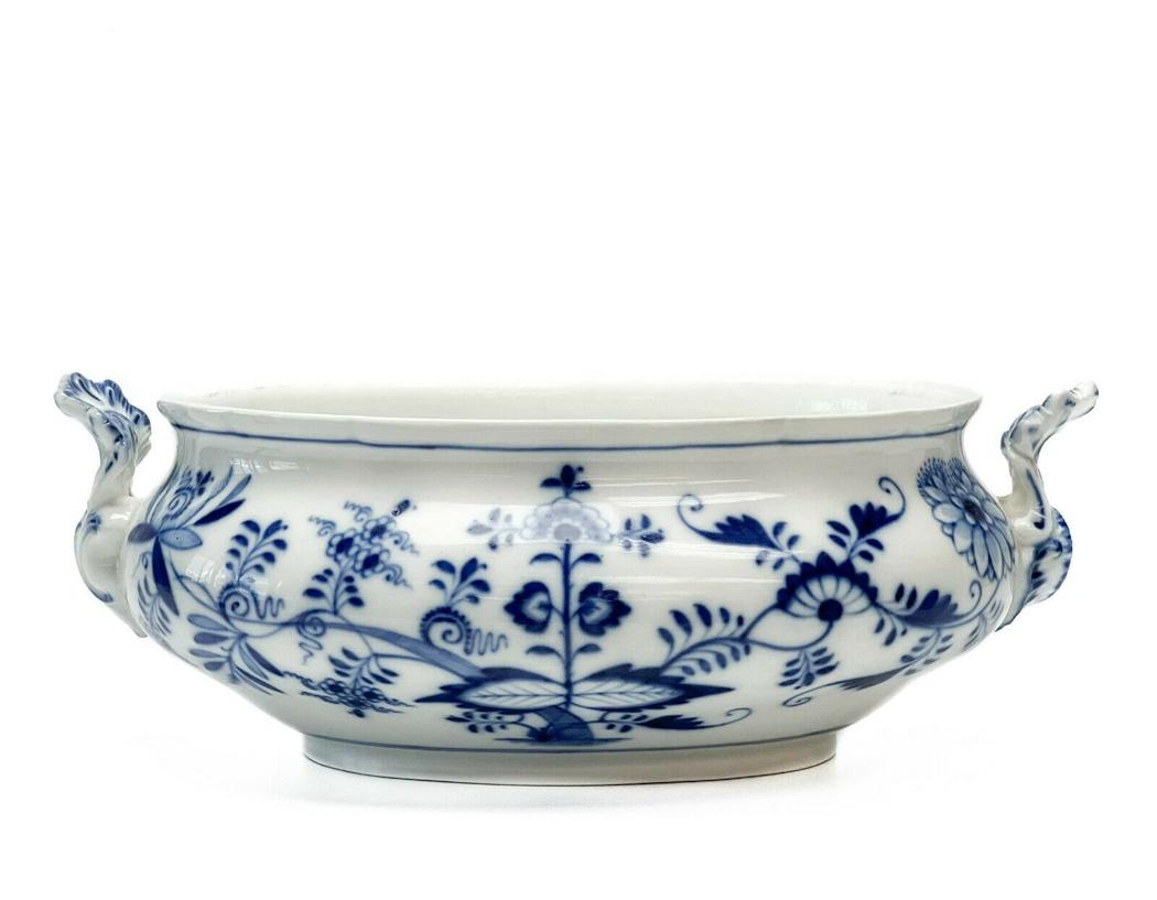 Meissen Germany Hand Painted Porcelain Tureen Bowl Blue Florals: Meissen Germany hand painted porcelain tureen bowl. Ornate blue underglaze floral decoration to the exterior and to the foliate handles. Meissen crossed swords mark to the underside. Weight Approx., 5