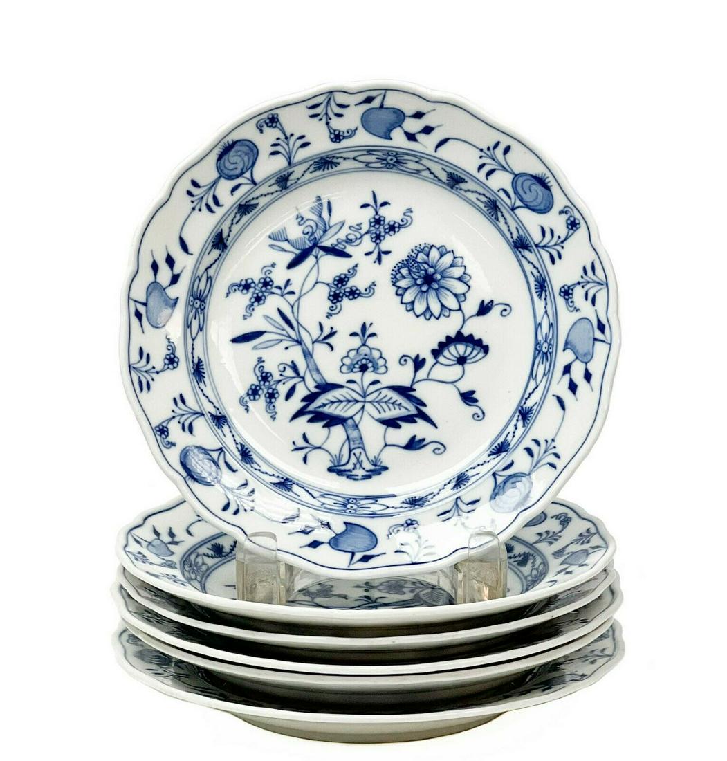 6 Meissen Germany Hand Painted Porcelain Dessert Plates in Blue Onion: 6 Meissen Germany hand painted porcelain dessert plates in Blue Onion. Blue decoration featuring onions around the scalloped rim with florals to the center. 19th to early 20th century Meissen crossed 