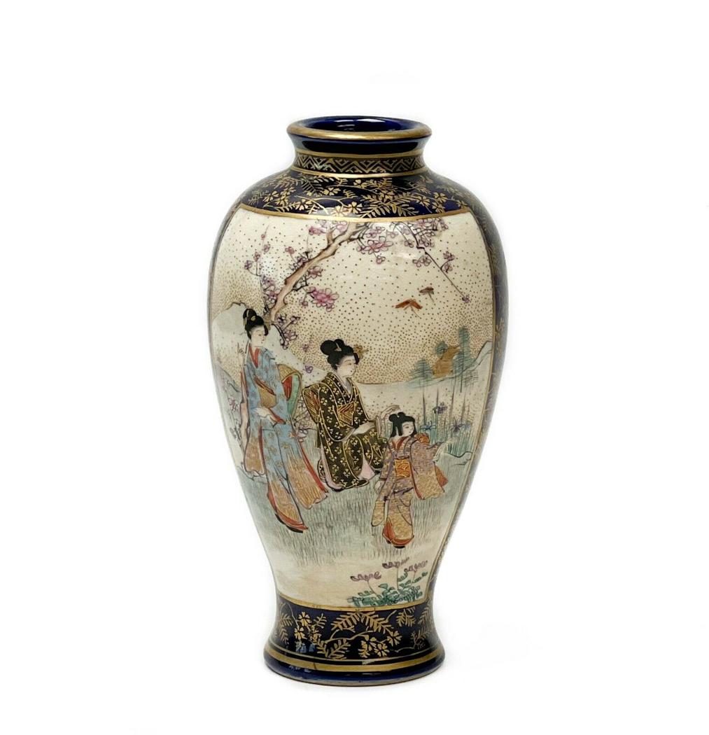 Japanese Satsuma Hand Painted Miniature Porcelain Vase Meiji Period (1 of 7)