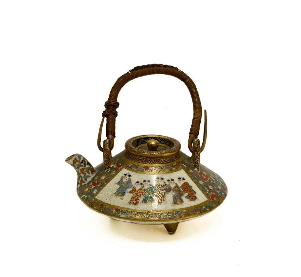 Japanese Satsuma Porcelain Miniature Teapot (1 of 4)