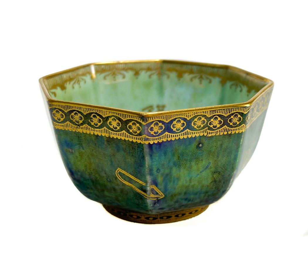 Wedgwood England Porcelain Luster Bowl, Gilt Dragons: Wedgwood England porcelain luster bowl. Powdered green to the exterior with an iridescent interior. Gilt dragons throughout. Wedgwood England mark to the underside. Weight Approx., 1 lbs Measures Appr