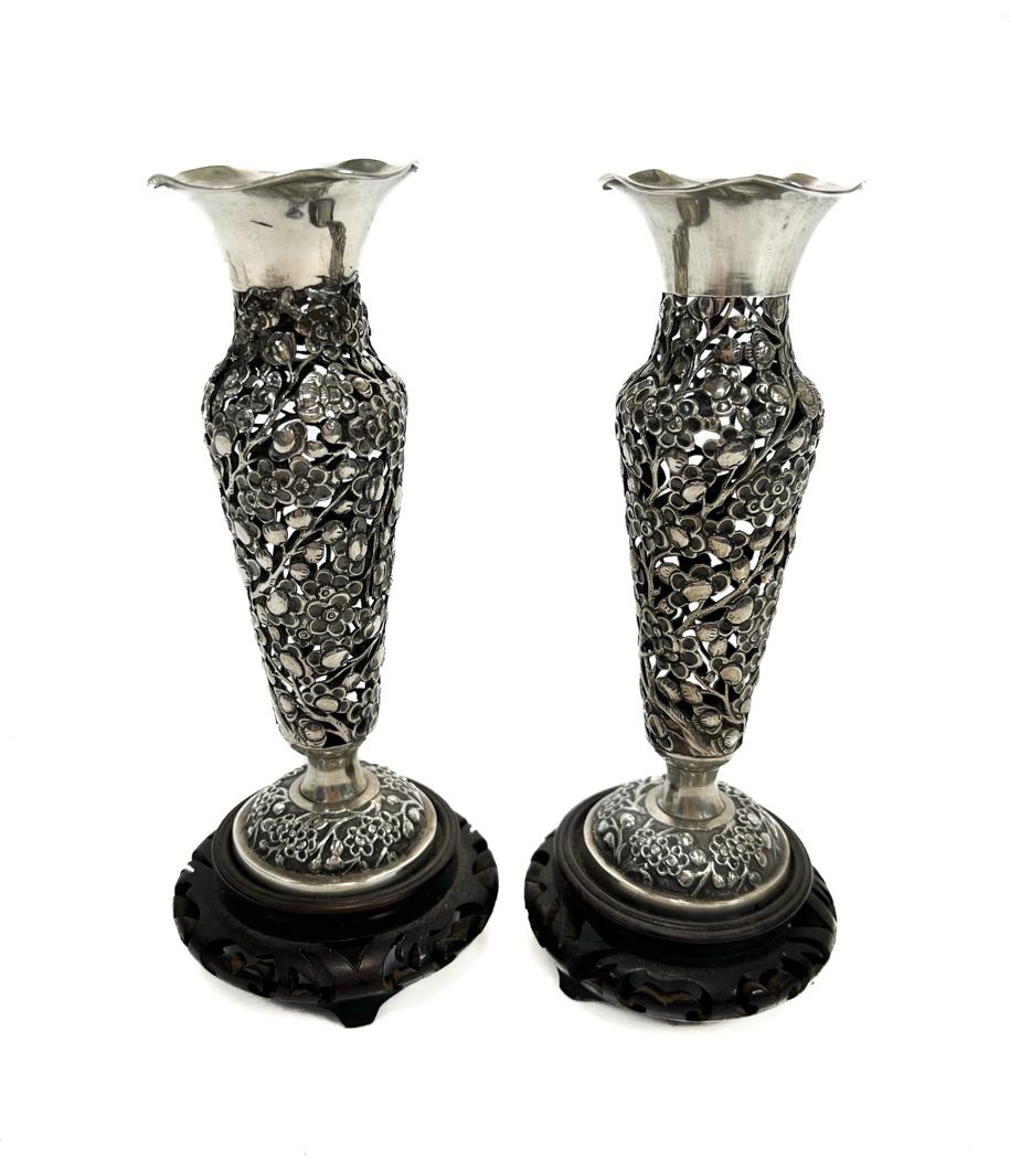 Pair Leun Wo Chinese Silver Pierced Vases (1 of 12)