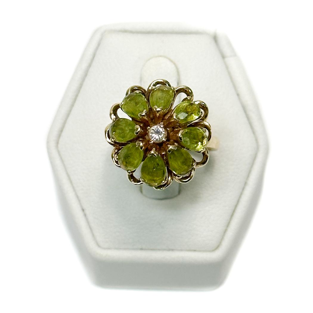 14k Yellow Gold Peridot and Diamond Flower Ring, Size 6.5 (1 of 9)