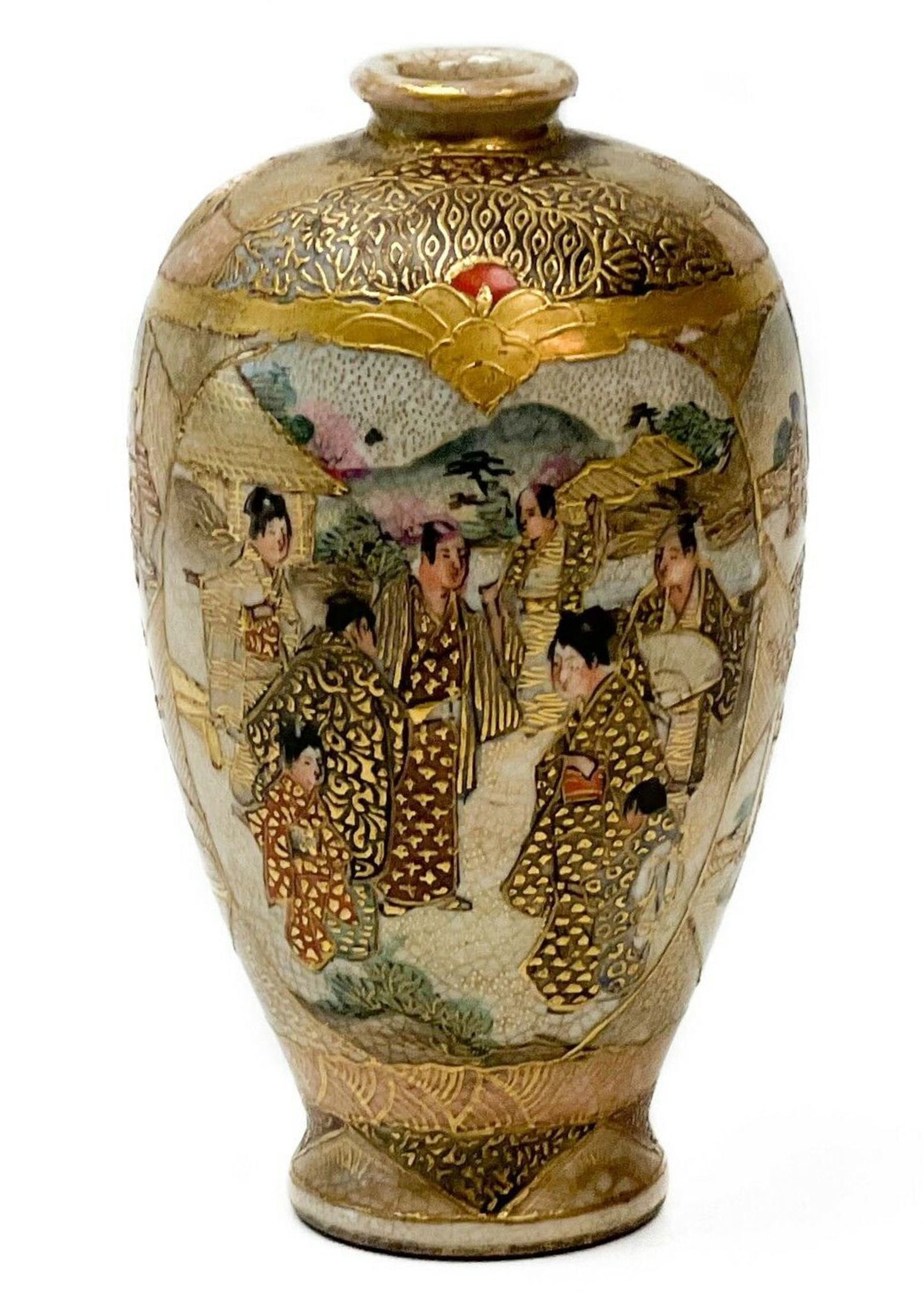 Japanese Satsuma Hand Painted Porcelain Miniature Vase Meiji Period (1 of 7)
