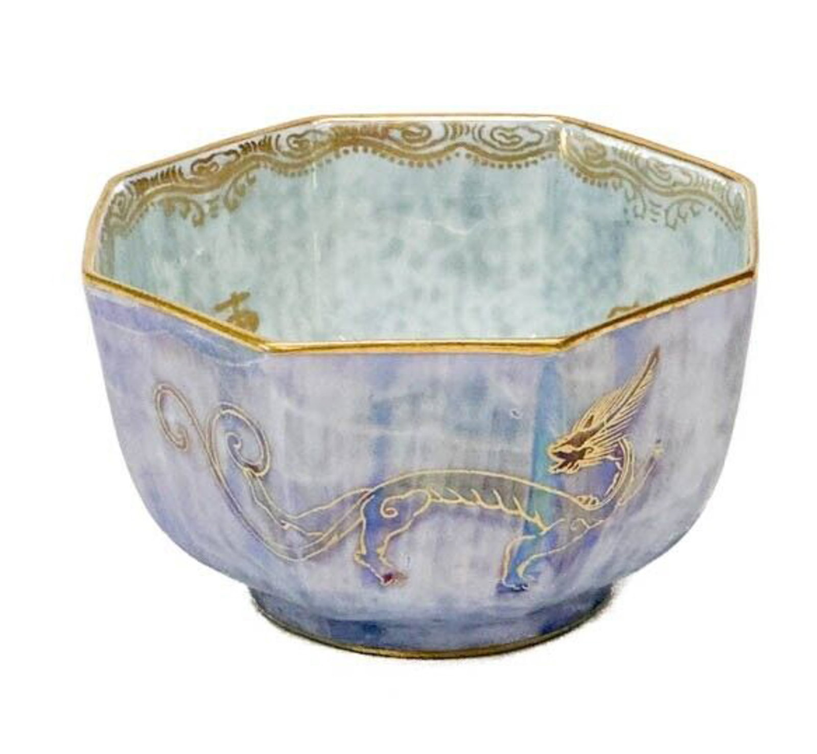 Wedgwood England Porcelain Luster Blue Octagonal Bowl Gilt Dragon Z4829: Wedgwood England Lustre bowl, early 20th century. Octagonal shaped bowl with a mottled blue ground, lighter to the interior, an iridescent lustre finish. Gilt dragon decoration, Chinese characters to 