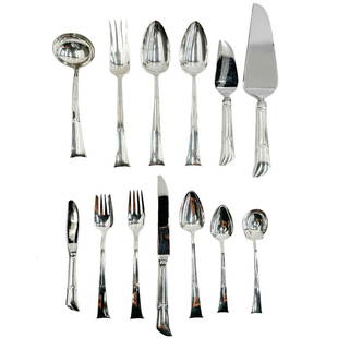 79pc Tiffany & Co Sterling Silver Flatware Service for 12 in Linenfold: 79 piece Tiffany & Co. Sterling Silver Flatware Service for 12 in Linenfold. Set includes: 12 dinner knives, 12 dinner forks, 12 salad forks, 12 teaspoons, 12 soup spoons, 12 butter spreaders, 2