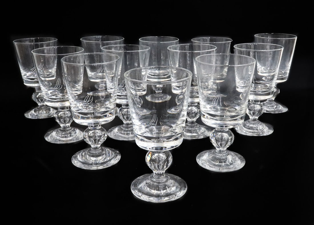 12 Steuben Cut Glass Teardrop Stem Water Goblets #7926, Signed: 12 Steuben Cut Glass teardrop claret wine goblets #7926. Teardrop stem. Signed "Steuben" to underside. Approximate weight: 12 lbs Measurements: Approx., 2.75 inches diameter x 5.5 inches tall Domestic