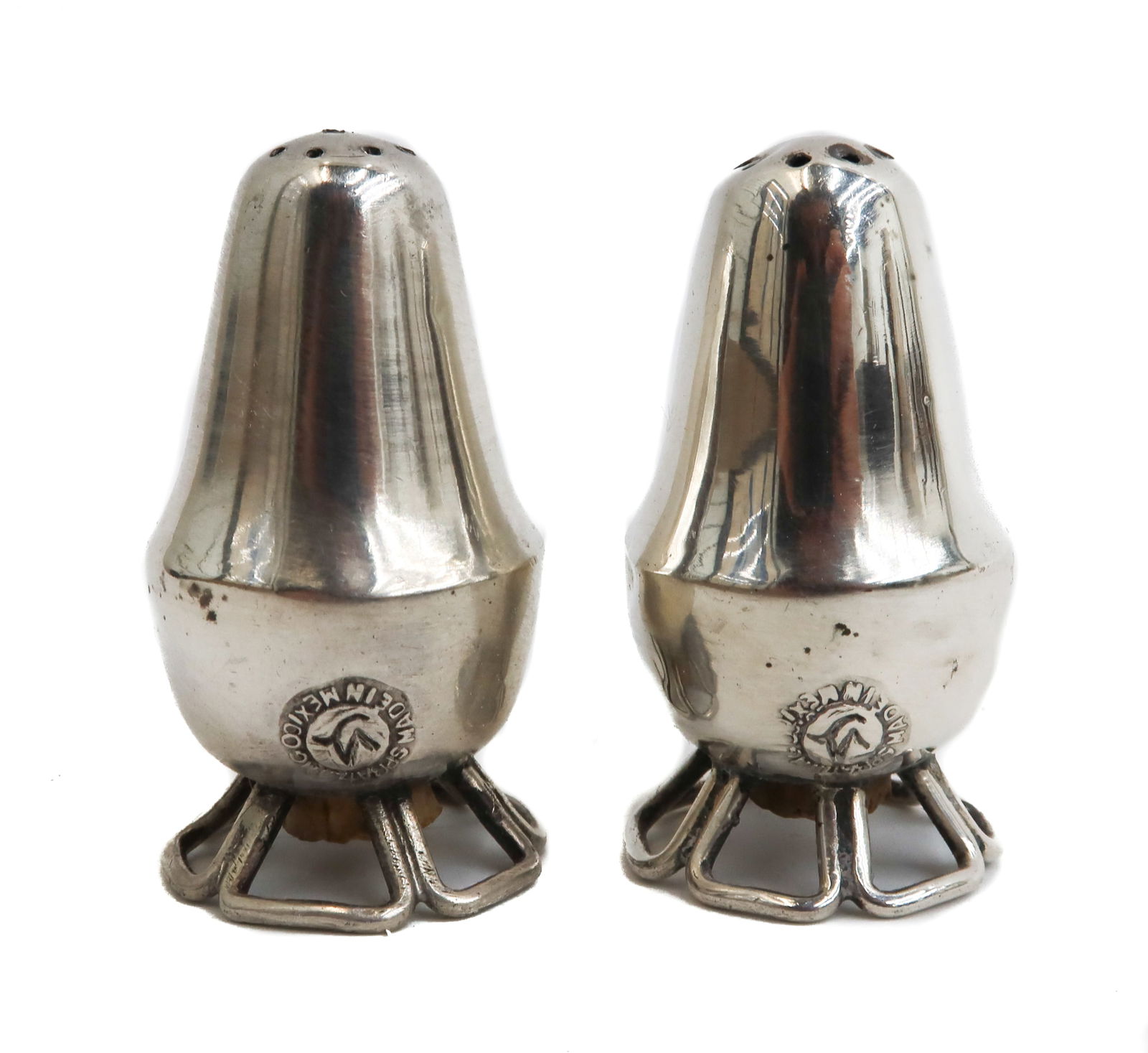 Pair William Spratling Sterling Silver Miniature Salt and Pepper Shakers. (1 of 5)