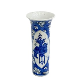 Chinese Hand Painted Porcelain Vase Blue and White