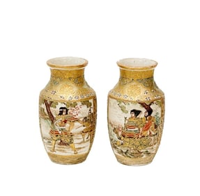 Pair Japanese Satsuma Hand Painted Porcelain Miniature Vases Samurai Meiji per