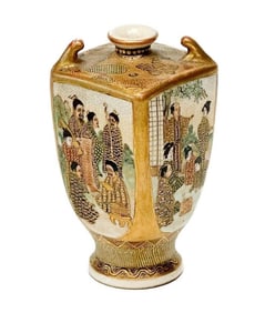 Hododa Japanese Satsuma Hand Painted Miniature Square Porcelain Vase, Meiji per