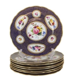 8 George Jones for Tiffany & Co. Scallop Rimmed Dinner Plates, circa 1900 Signed