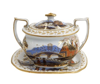 Newhall Hand Painted Porcelain Chinoiserie Covered Bowl and Underplate c. 1815