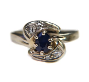 14k White Gold and Sapphire Diamond Ring, Size: 4.5