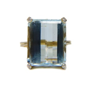18k FS Yellow Gold And Aquamarine Ring, Size 7