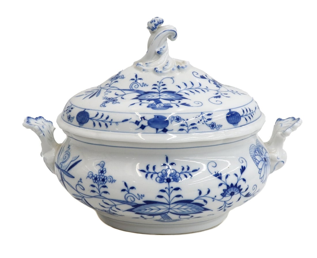 Meissen Germany Porcelain Lidded Tureen in Blue Onion 2nd Strike: Meissen Germany porcelain lidded tureen in Blue Onion. Blue florals throughout. Meissen mark to underside with 2nd strike Weight: Approx. 10 lbs Measurements: Approx. 14 inches x 8 inches x 9.5 inches