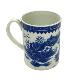 Royal Worcester Dr. Wall England Porcelain Chinoiserie Cup, circa 1760