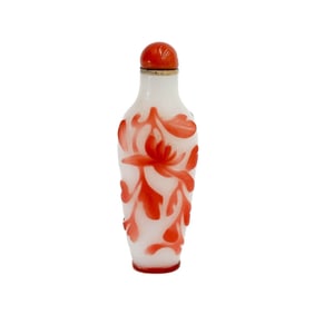 Chinese Carved Red and White Glass Snuff Bottle circa 1850