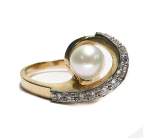 14k Yellow Gold Cultured Pearl and Diamond Statement Ring, Size 5.75