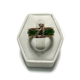 14k Yellow Gold Nephrite Jade and Diamond Ring. Size 4.5