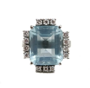 14k White Gold Aquamarine and Diamond Ring, Size 5.5
