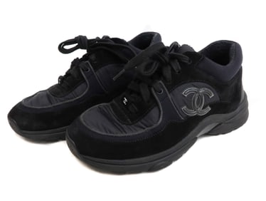 Chanel Low Top Trainer Sneakers in Black G34360 Size 35 EU / Size 5 US with BOX