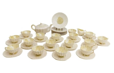 Belleek Shell Form Porcelain Tea and Dessert Service for 15