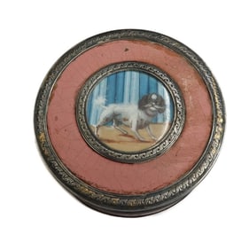 Continental Gilt Silver and Lacquered Dog Plaque Round Snuff Box 19th Century