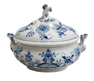 Meissen Germany Porcelain Lidded Tureen in Blue Onion
