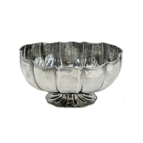Buccellati Italian Sterling Silver Footed Hand Hammered Scalloped Bowl