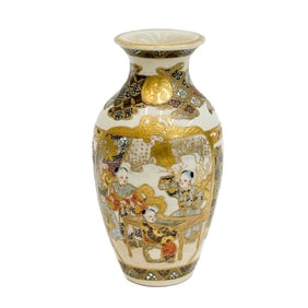 Japanese Satsuma Hand Painted Porcelain Vase Meiji period